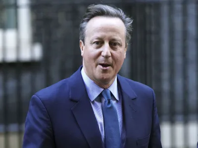 Biv&scaron;i premier David Cameron se vrača v vlado, le da bo zdaj prevzel vodenje diplomacije.&nbsp;