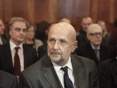 Vrhovnemu sodniku Branku Masle&scaron;i se sodni&scaron;ka funkcija izteče 30. septembra. Sodni&scaron;ko kariero je začel leta 1980 v Kopru, vrhovni sodnik pa je od leta 2000.
&nbsp;