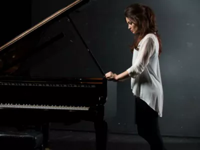 Pianistka Matea Leko bo jutri nastopila na ljubljanskem gradu.&nbsp;