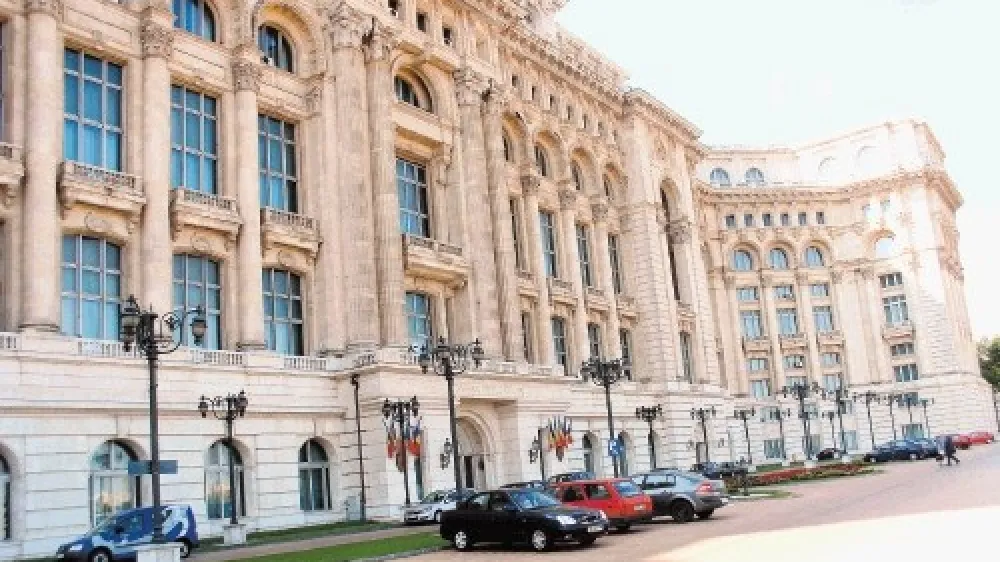 Romunski parlament v Bukare&scaron;ti, druga največja stavba na svetu.