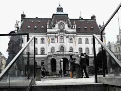 Anketa raziskovalne skupine Rezistenca kaže na več primerov spolnega nasilja na ljubljanski univerzi. Foto: Tomaž Skale