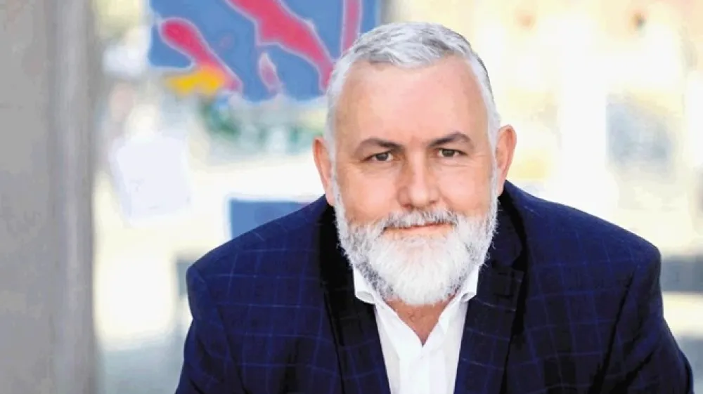 Vodja Združenja industrije pijač in predsednik uprave Radenske Marian &Scaron;efčovič poudarja,  da z obstoječim sistemom zbiranja odpadne embalaže ne zberemo dovolj materiala, kar ga zberemo, pa pogosto ni dovolj čist za predelavo.