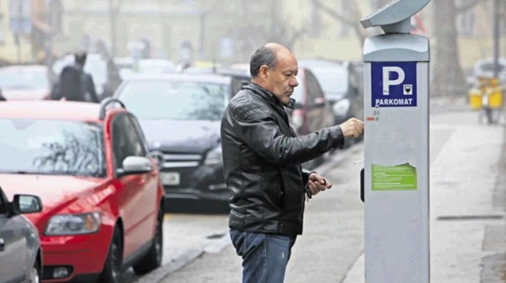 Z marcem boste lahko tudi v Ljubljani  parkiranje plačali prek mobilne aplikacije.