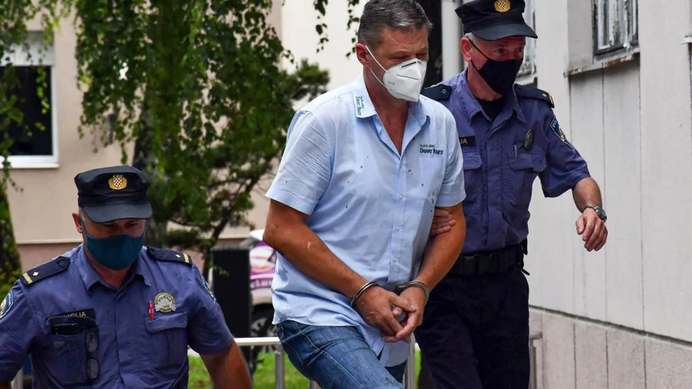 Sodi&scaron;če je kosovskega voznika avtobusa, v katerem j eumrlo deset ljudi, po priznanju krivde obsodila na &scaron;est let zapora. <br>