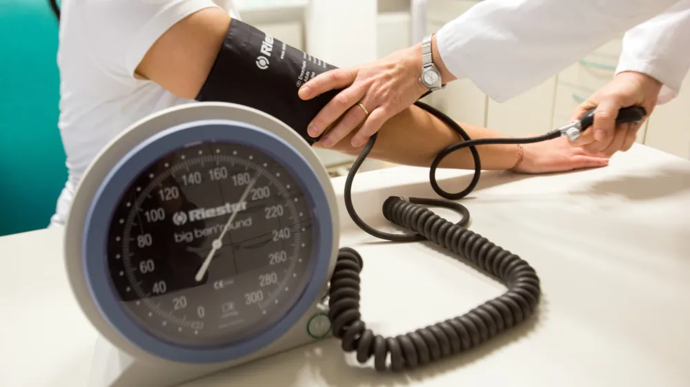 Obiski, pri katerih zdravnik bolnika vidi "v živo", so občutno redkej&scaron;i kot pred pandemijo.

Foto: Matjaž Ru&scaron;t