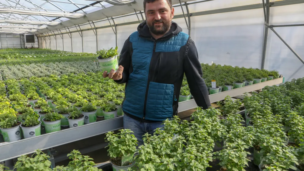 - 11.03.2022 - Borut Jovan &ndash; chef, pridelovalec zelenjave in izdelovalec ajvarjev, marmelad in podobnih izdelkov pod blagovno znamko Heart Made  //FOTO: Luka Cjuha