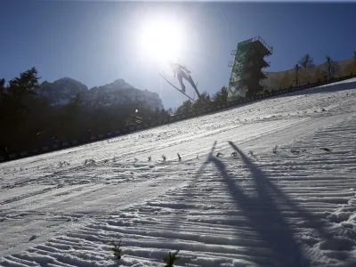 Slovenija, Planica, <br>24.03.2021, 24. marec 2021<br>Kvalifikacije za tekmo svetovnega pokala v smučarskih skokih. Plani&scaron;ka velikanka, poleti, &scaron;port, skakalci, letalnica bratov Gori&scaron;ek, sneg, delavci, <br>Foto: BOBO