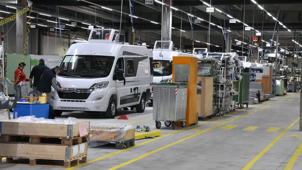 Predstavitev novega proizvodnega obrata bivalnih kombijev Adrie Mobil v Biču pri Trebnjem F STA