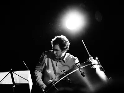 Izvrsten tolkalec Jože Bogolin bo 20. aprila v Vite&scaron;ki dvorani Križank nastopil s trobentačem Francijem Kosijem. Dogodek sodi v sklop Koncertni atelje Dru&scaron;tva slovenskih skladateljev, s čimer se skladatelji pridružujejo praznovanju slovenske glasbe, 36. Slovenskim glasbenim dnevom.