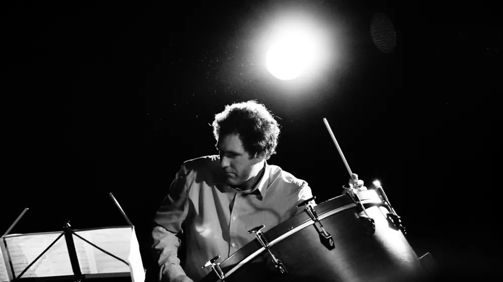 Izvrsten tolkalec Jože Bogolin bo 20. aprila v Vite&scaron;ki dvorani Križank nastopil s trobentačem Francijem Kosijem. Dogodek sodi v sklop Koncertni atelje Dru&scaron;tva slovenskih skladateljev, s čimer se skladatelji pridružujejo praznovanju slovenske glasbe, 36. Slovenskim glasbenim dnevom.