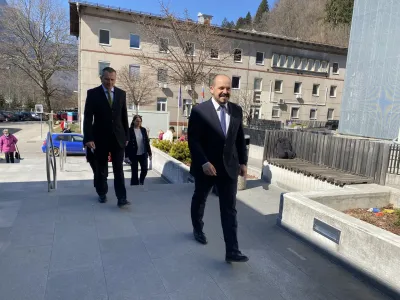 Minister za zdravje Janez Poklukar na obisku v Splo&scaron;ni bolni&scaron;nici Jesenice, marec 2022. 