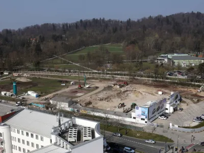 Po dobrem mesecu od začetka gradbenih del je kopali&scaron;če Ilirija skoraj neprepoznavno.&nbsp;