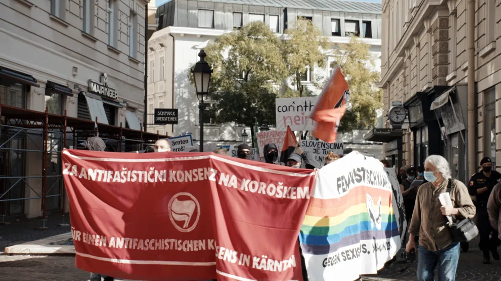 Nagrada občinstva za film Izginjanje režiserke Andrine Mračnikar na gra&scaron;kem Diagonalu in avtorizirane fotografije. <br>Prosimo za dosledno navajanje avtorstva fotografij.<br><br>Za objave in sodelovanje se vam že v naprej lepo zahvaljujemo. <br>