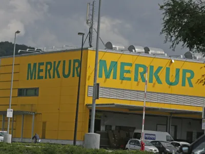 - Trgovski center Merkur Rudnik, Jurčkova cesta 222///FOTO: Luka Cjuha 