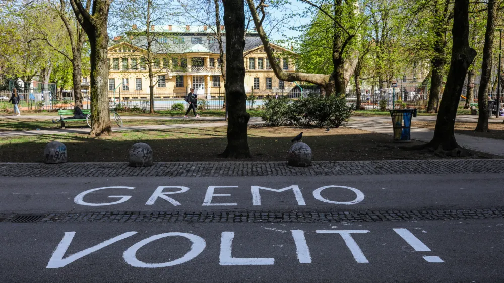 - 13.04.2022 - Park Tabor - grafit GREMO VOLIT! - poziv na parlamentarne volitve 2022<br><br><br> //FOTO: Bojan Velikonja<br><br>