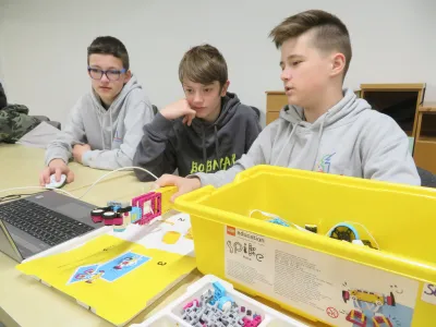 Robotika, tehnika, Razvojni center Novo mesto, Lego robotki