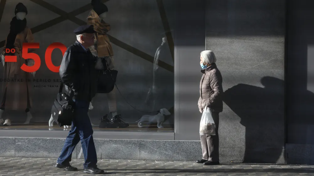 simbolična fotografija - upokojenci- 13.01.2022  upokojenci//FOTO: Luka Cjuha.