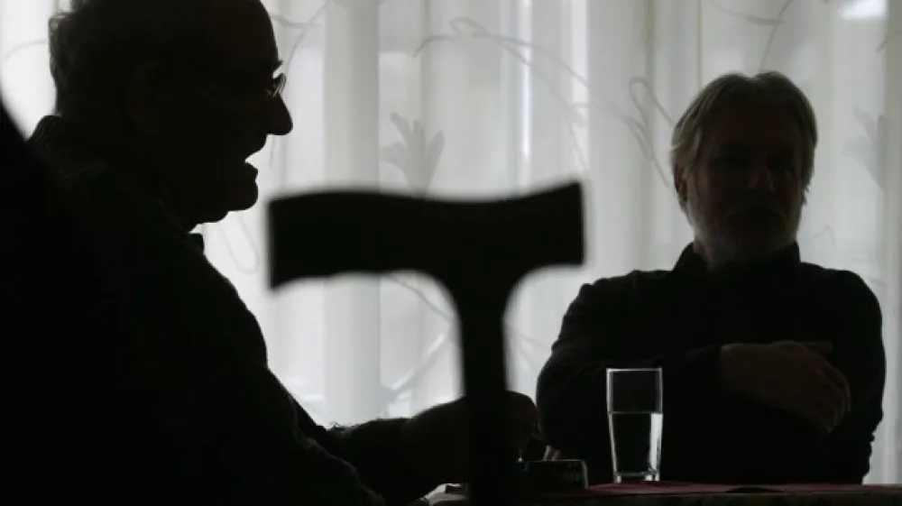 Zakon o dolgotrajni oskrbi, ki je bil sprejet lani, je po mnenju stroke vsebinsko nedodelan in brez dolgoročnega vira financiranja. Re&scaron;evanje tega problema je aktualna vlada prenesla na novo.