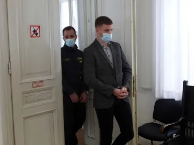 Aleksander Božinović je pred sodnim senatom zagotovil, da &scaron;e nikoli v življenju ni nikogar napadel.