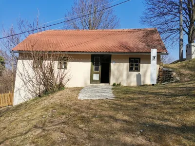 Spominska hi&scaron;a Alme M. Karlin v Pečovniku&nbsp;