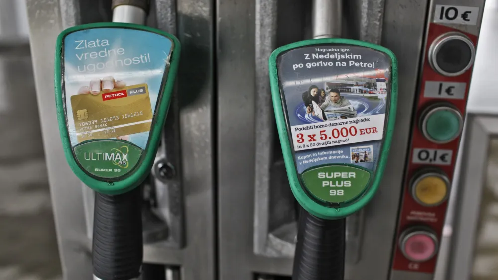Bencinska črpalkaFOTO: JAKA GASAR / NEDELJSKI