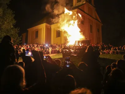 - 23.04.2022 &ndash; Praznik dela, 1. maj - praznovanje praznika dela na Rožniku - kres, kresovanje  //FOTO: Jaka Gasar