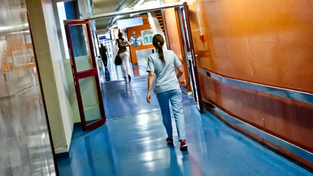  - ilustrativna fotografijaUKC univerzitetni klinični center Ljubljana, zdravstvo,zdravstveni sistem,medicina,medicinska sestra,//FOTO: Toma Zajelnik