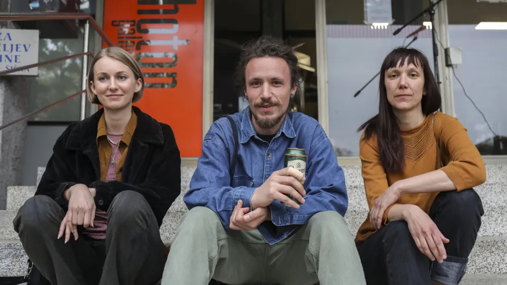 ?, Danilo Milovanovič, &Scaron;pela &Scaron;kulj- 05.05.2022 - razglasitev zmagovalca nagrade skupine OHO 2022; osrednja neodvisna nagrada za mlade vizualne umetnice in umetnike v Sloveniji do 40. leta starosti. /FOTO: Jaka Gasar