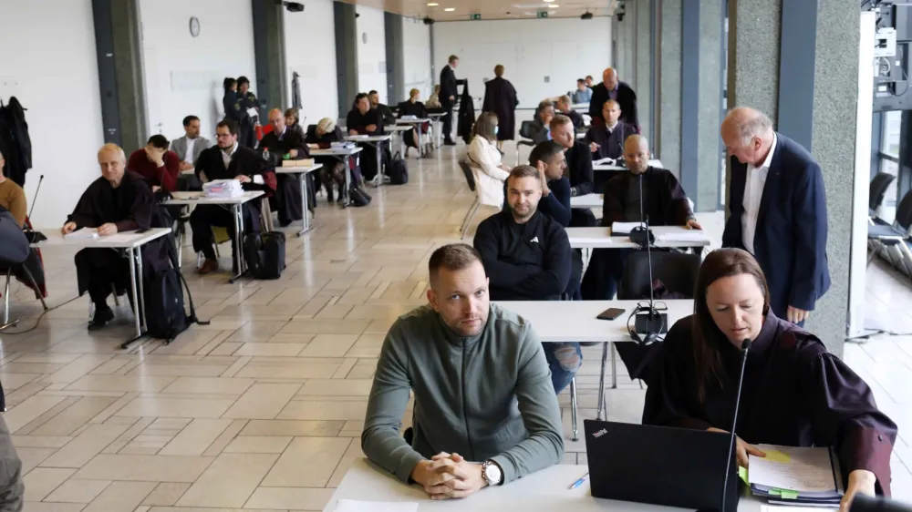 Jasmin &Scaron;ljivar, <br><br>- 09.05.2022 &ndash; sojenje - predobravnavni narok v sojenju bančniku Jasminu &Scaron;ljivarju in skupini soobtoženih v zadevi podeljevanja posojil ljudem, ki kreditno niso bili sposobni <br><br>//FOTO: Tomaž Skale<br>