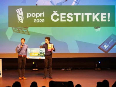 Janez Gor&scaron;in (levo) in Martin Božič ob razglasitvi zmagovalcev leto&scaron;njega tekmovanja Popri. (Foto: Rok Perič)