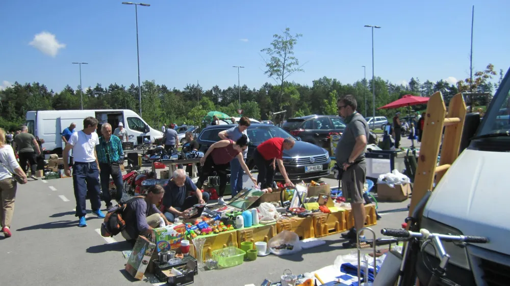 Bol&scaron;ji sejem v Stanežičah