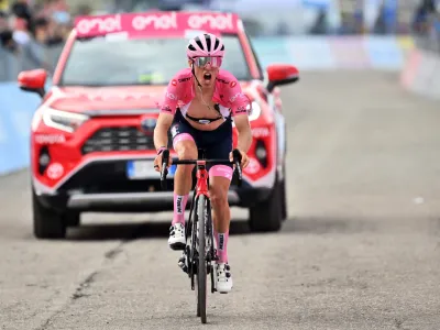 Juan Pedro Lopez Perez je z borbeno vožnjo na prelaz Blockhous uspel zadržati rožnato majico vodilnega.&nbsp;