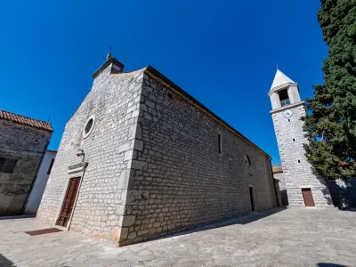 Župniku iz Suko&scaron;ana je nad&scaron;kofija že po prvem napadu odredila, da se mora v najkraj&scaron;em času pripraviti na administrativno primopredajo župni&scaron;ča in oditi na zdravljenje.