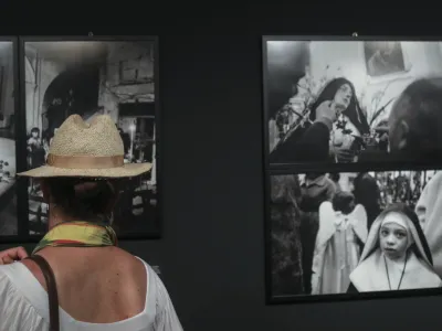 - 24.05.2022 &ndash; Galerija Jakopič - razstava Fotografija kot življenjska izbira, ki jo je premierno pripravila bene&scaron;ka fotografska galerija Tre Oci in predstavlja celotni opus fotografinje Letizie Battaglia skozi izbor 300 fotografij. /FOTO: Jaka Gasar