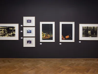 Razstava Foto/grafika: vloga fotografije v grafiki in grafičnem oblikovanju sedemdesetih let je v MGLC na ogled do 19. junija.