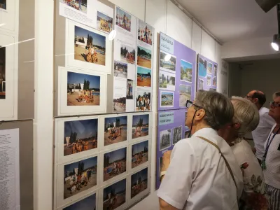 Razstava o počitnicah vrhni&scaron;kih otrok bo v avli kulturnega doma na Vrhniki na ogled vse do 12. junija.