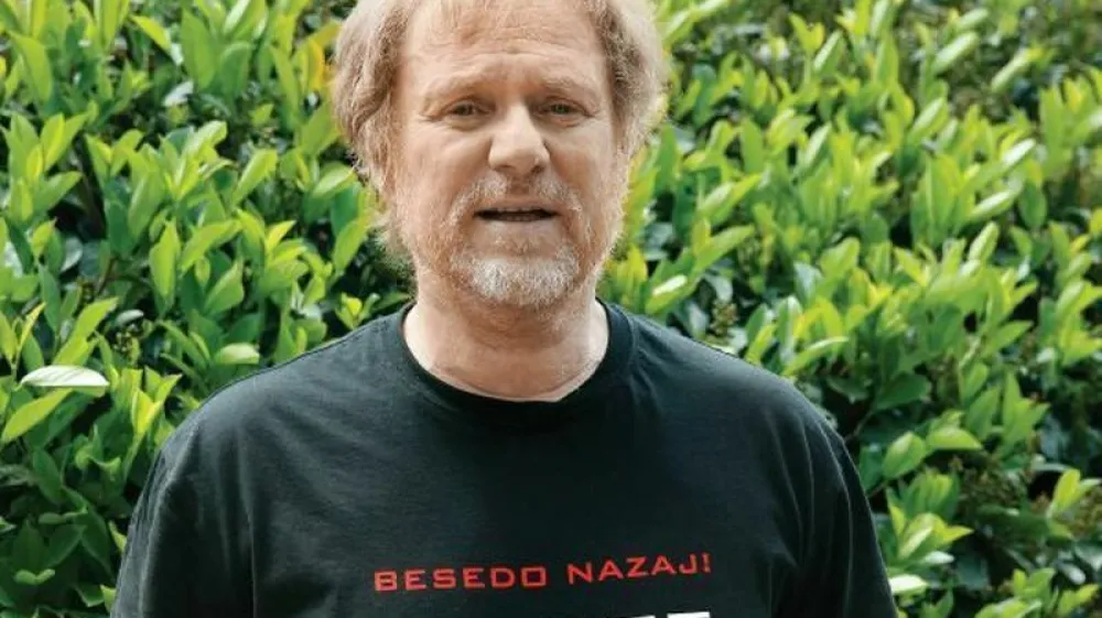 Sa&scaron;o Hribar. slovenski novinar, radijski voditelj in komik.