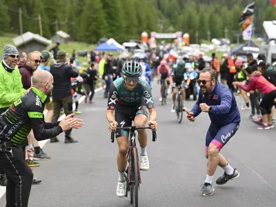 Australia's Jai Hindley competes during the 20th stage of the Giro D'Italia cycling race, from Belluno to Passo Fedaia, Italy, Saturday, May 28, 2022. (Fabio Ferrari/LaPresse via AP)