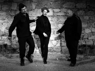 Zupana igra Borut Dolj&scaron;ak, ki ima podobne izku&scaron;nje že iz predstave In stoletje bo zardelo. Primer Kocbek.