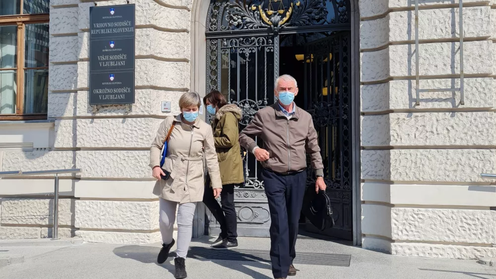 Miroslav Moravec od države zahteva &scaron;e 45.500 evrov od&scaron;kodnine.