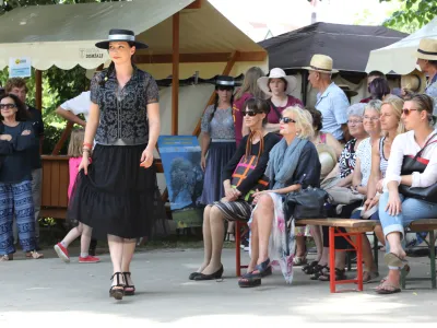 Ana Cajhen, slamnikarski sejem