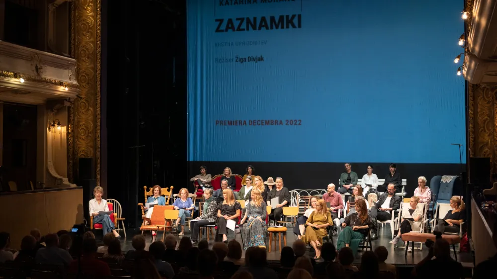 Repertoar za prihodnjo sezono je skoraj v celoti oblikoval &scaron;e prej&scaron;nji ravnatelj Igor Samobor, na predstavitvi prihajajoče sezone pa je sodeloval pretežni del ansambla.