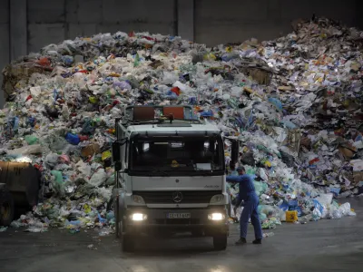 zbirnimi center odpadkov Bukovlak- RCERO Celje - Regionalni center za ravnanje z odpadki - sodoben regijski projekt, v katerega je vključeno 24 občin Savinjske regije, odlagaliče odpadkov - //FOTO: Luka Cjuha