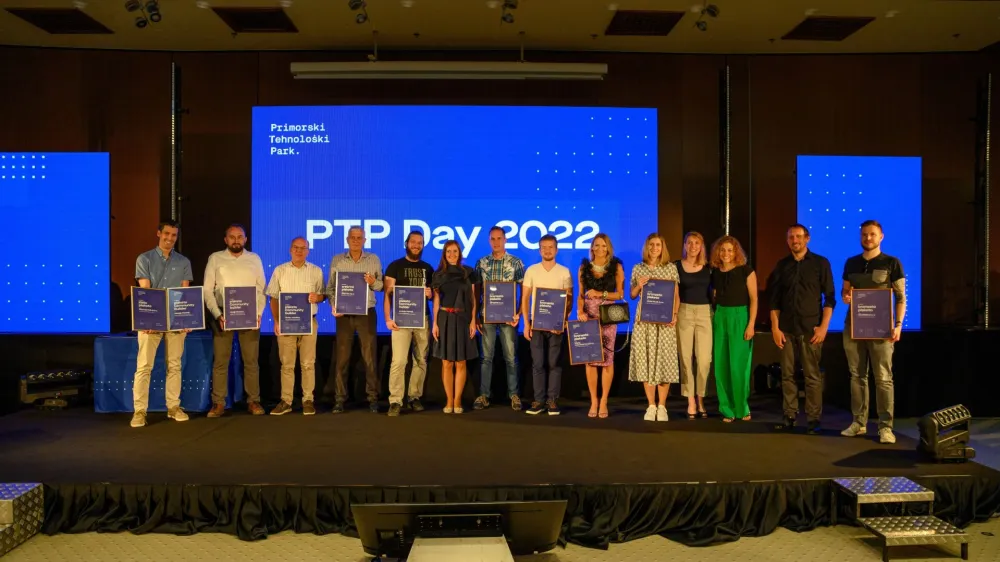 Na dnevu Primorskega tehnolo&scaron;kega parka so podelili plakete za izstopajoče dosežke podjetjem in posameznikom. F PTP