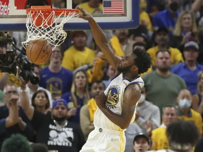 Andrew Wiggins je bil s 26 točkami in 13 skoki najbolj&scaron;i posameznik Golden Stata na peti tekmi finala lige NBA proti Bostonu.