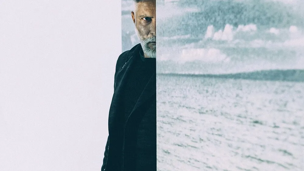 Igralec Sebastian Cavazza se bo v monodramskem projektu Shakespeare navezal na komično uspe&scaron;nico angle&scaron;kega igralca in dramatika Stevena Berkoffa, v kateri je ta obdelal različne Shakespearove negativne like.