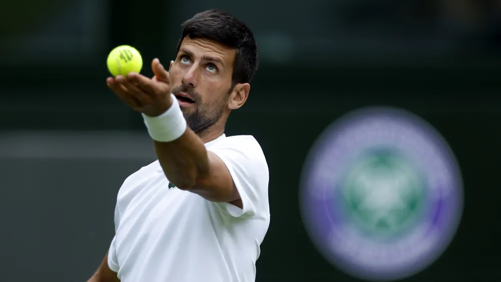 23 June 2022, United Kingdom, London: Serbian tennis player Novak Djokovic in action during a practice session, ahead of the 2022 Wimbledon Tennis Championship at the All England Lawn Tennis and Croquet Club. Photo: Steven Paston/PA Wire/dpa