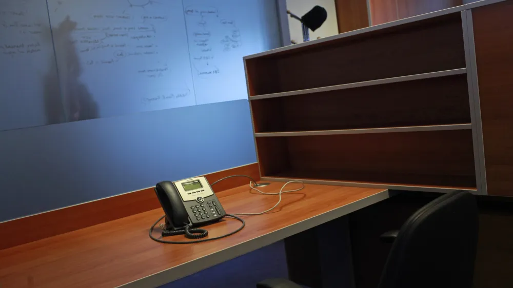 Če terjatve ne bodo prodane v aktualnem prodajnem postopku oziroma do konca leto&scaron;njega leta, bodo skupaj z vsem poslovanjem in zaposlenimi v DUTB prenesene na Slovenski državni holding. Foto: Luka Cjuha&nbsp;