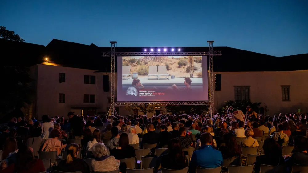 Letod bodo na dvori&scaron;ču Ljubljanskega gradu zavrteli &scaron;tevilne uspe&scaron;nice, pa tudi kar lepo &scaron;tevilo premier.&nbsp;