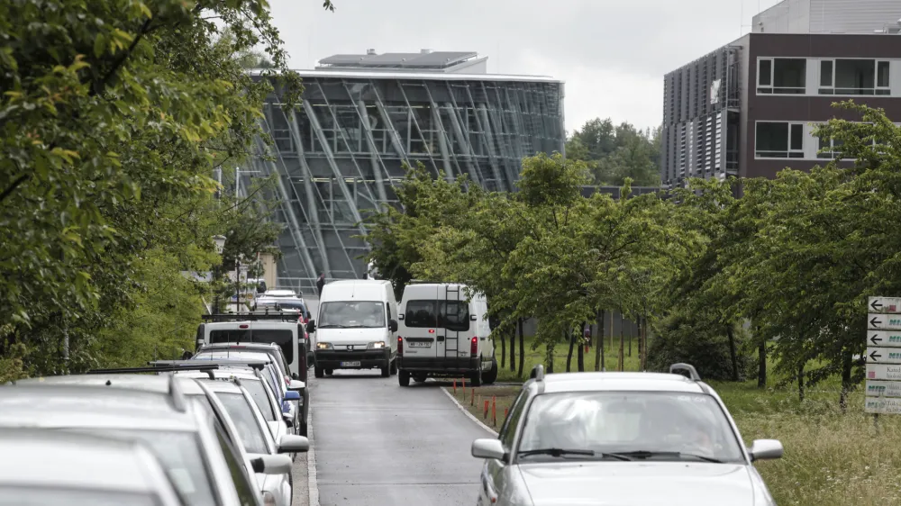 - 26.05.2014 - Brdo - Večna pot 113 - novi objekti FKKT - FRI Univerze v Ljubljani - Fakulteta za kemijo in kemijsko tehnologijo ter Fakulteta za računalnitvo in informatiko,   //FOTO: Luka Cjuha.